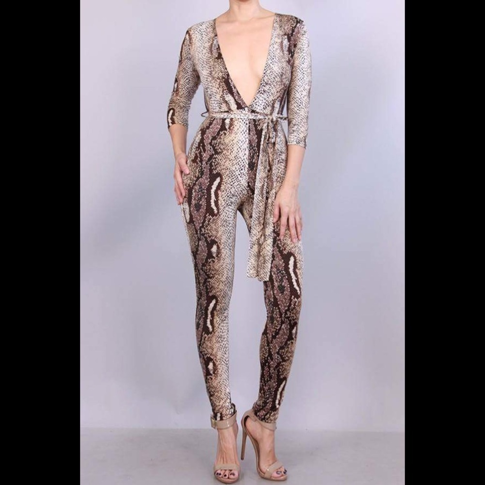 Romper - Picture 2 of 3